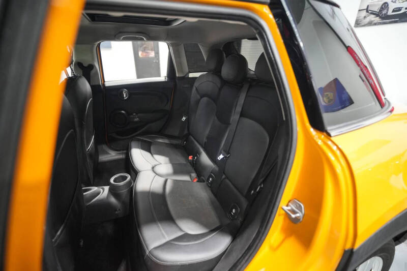 2016 MINI Hardtop 4 Door Cooper