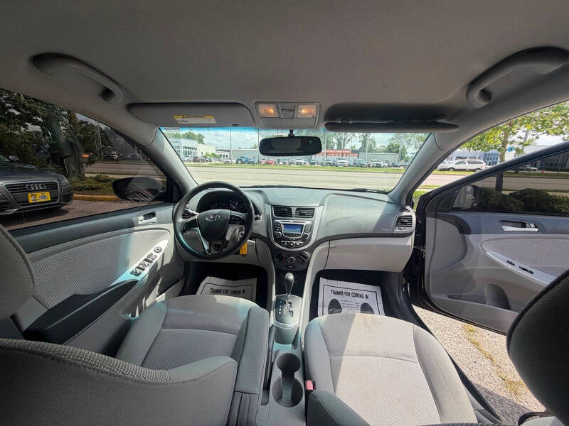 2013 Hyundai Accent GS
