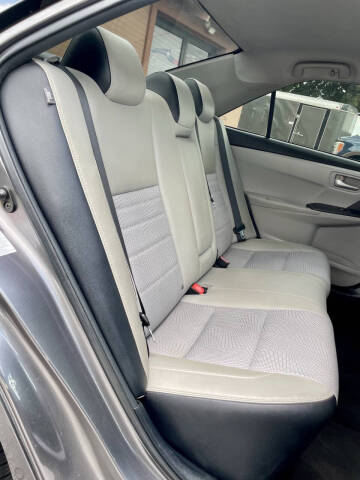 2017 Toyota Camry SE