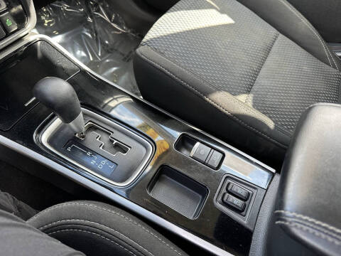 2020 Mitsubishi Outlander ES