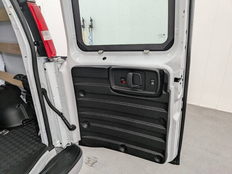 2025 GMC Savana 2500