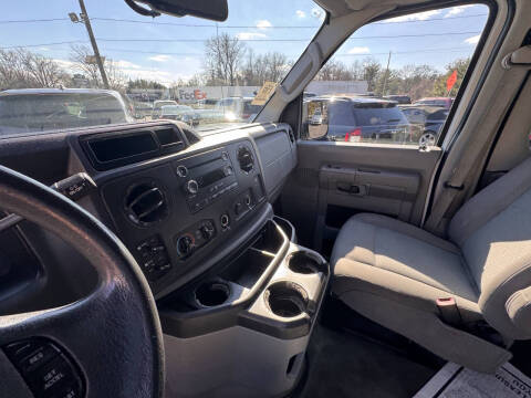 2013 Ford E-Series E-350 SD XLT