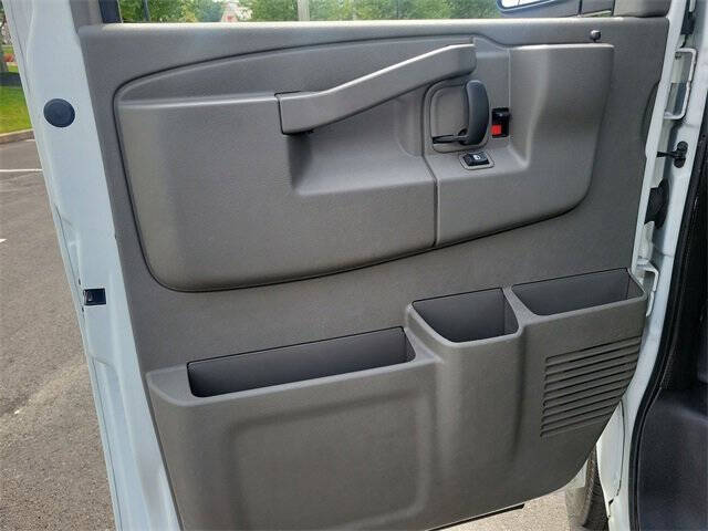 2022 GMC Savana 2500