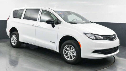 2025 Chrysler Voyager LX