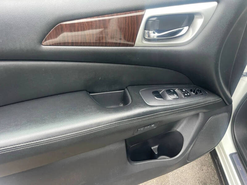 2016 Nissan Pathfinder Platinum