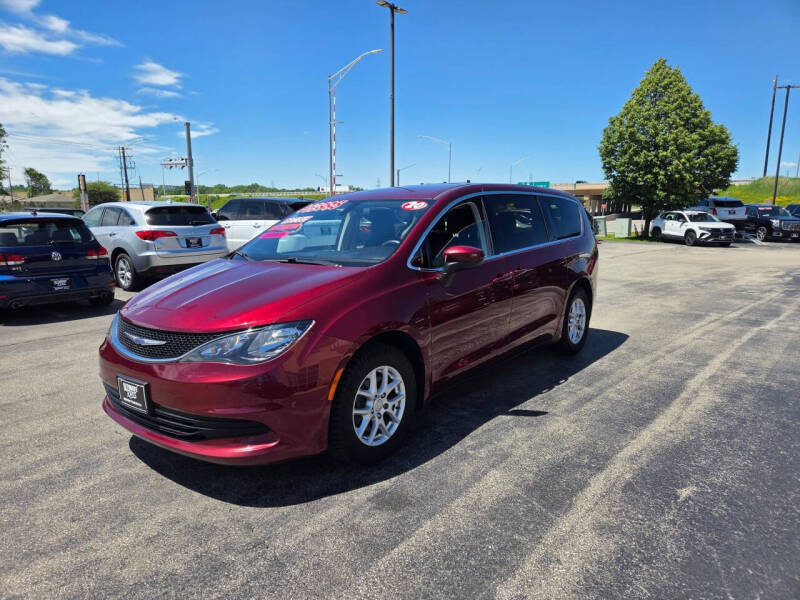 2020 Chrysler Voyager LX