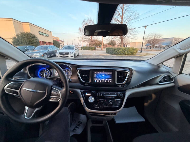 2019 Chrysler Pacifica LX