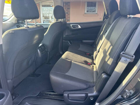 2017 Nissan Pathfinder S