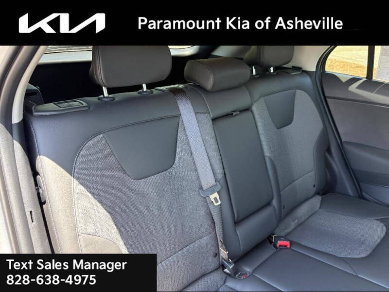 2025 Kia Niro EX Touring