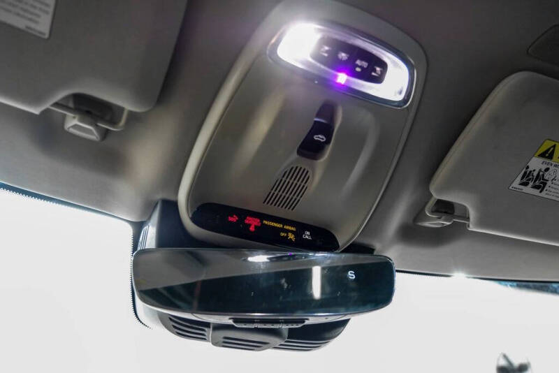 2017 Volvo XC90 T6 Momentum