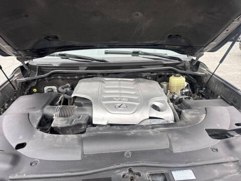 2021 Lexus LX 570 Three-Row