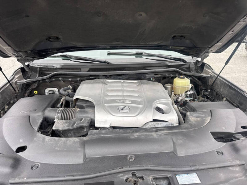 2021 Lexus LX 570 Three-Row