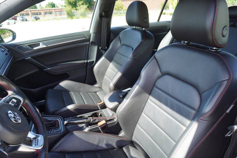 2019 Volkswagen Golf GTI SE