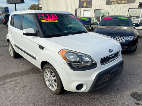 2013 Kia Soul for sale at BELOW BOOK AUTO SALES in Idaho Falls ID