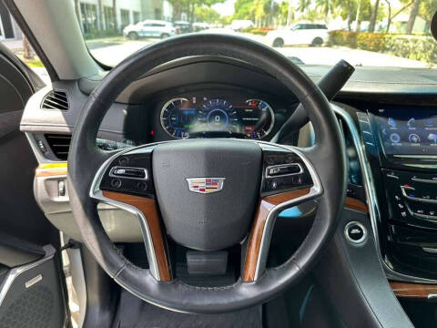 2017 Cadillac Escalade Standard