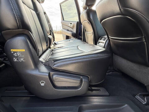 2017 Nissan Pathfinder SL