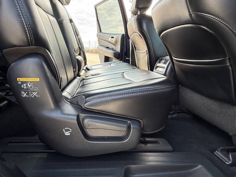 2017 Nissan Pathfinder SL