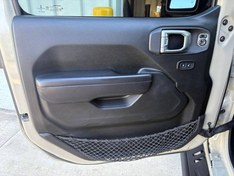 2020 Jeep Gladiator Sport