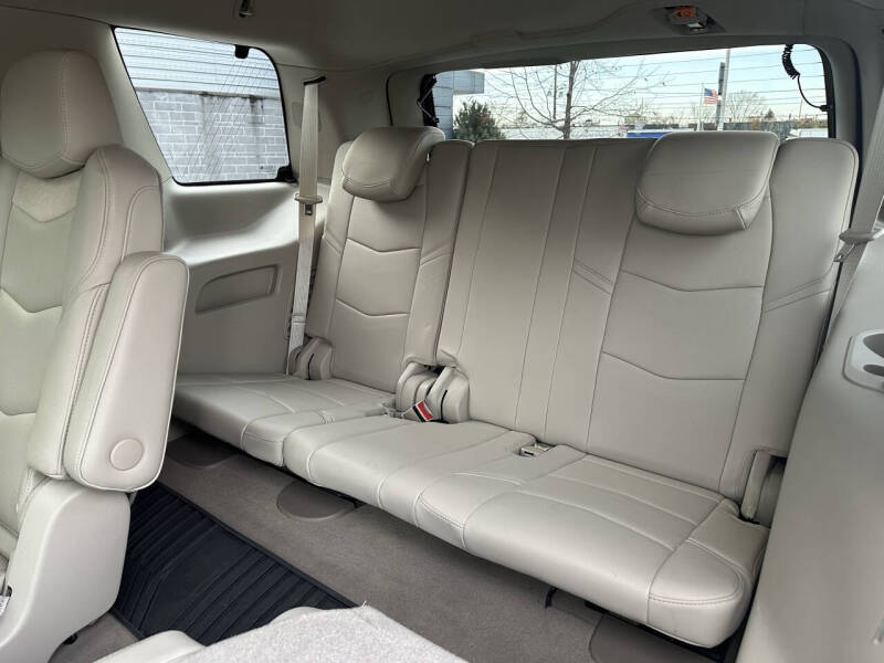 2018 Cadillac Escalade Luxury