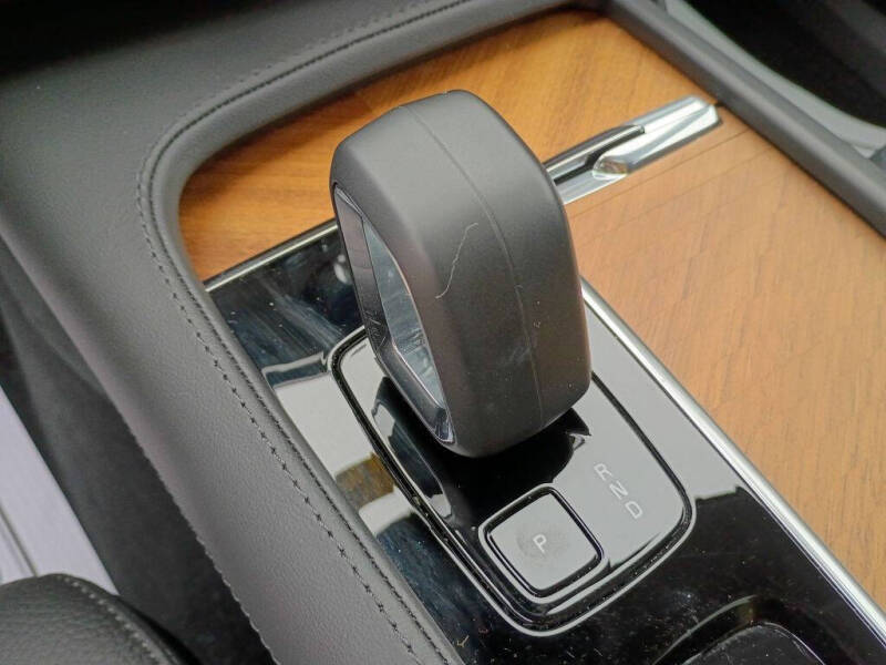 2025 Volvo XC90 B6 Plus Bright Theme 7P