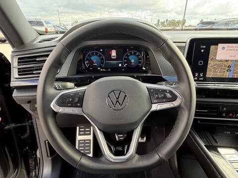 2026 Volkswagen Atlas Cross Sport SEL R-Line Black 4Motion