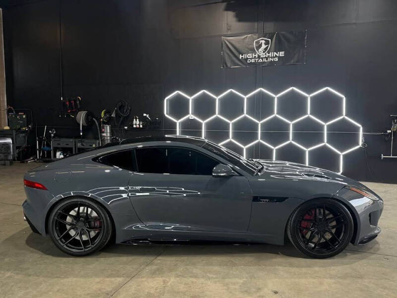 2016 Jaguar F-TYPE R