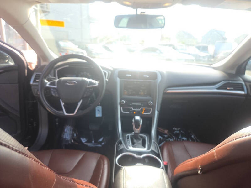 2016 Ford Fusion SE