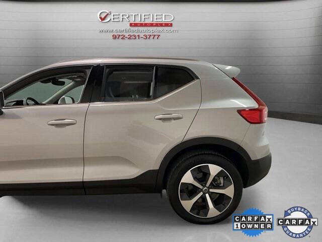 2025 Volvo XC40 B5 Plus Bright Theme