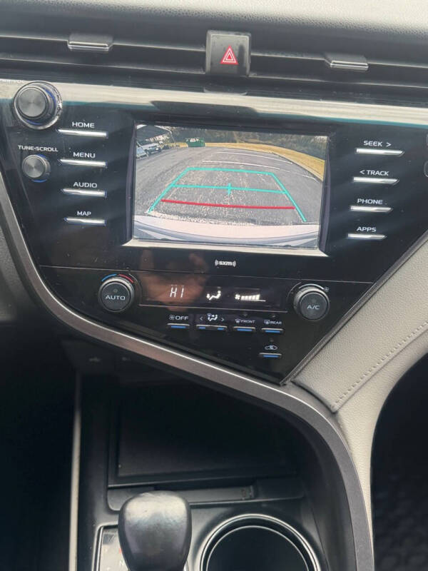 2020 Toyota Camry SE