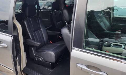 2016 Chrysler Town and Country Touring