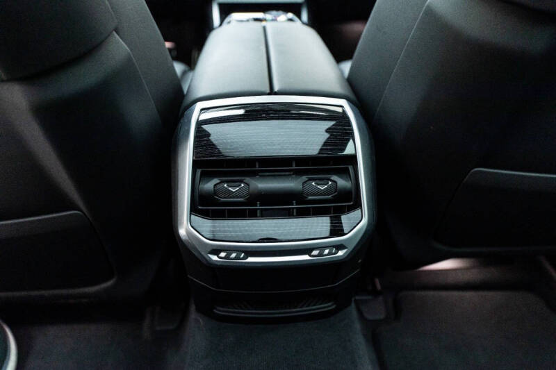 2023 BMW 7 Series 740i