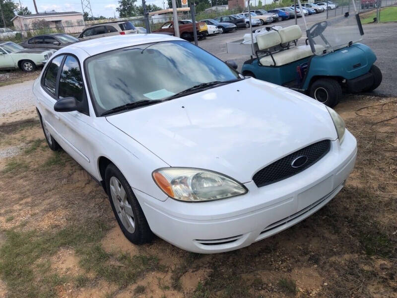 2005 Ford Taurus SE