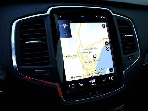 2020 Volvo XC90 T6 Momentum 6-Passenger