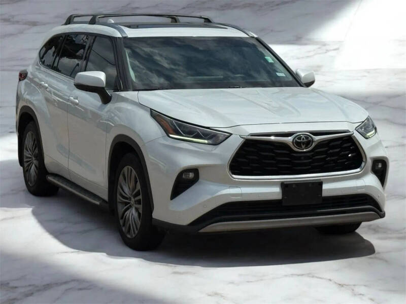 2022 Toyota Highlander Platinum