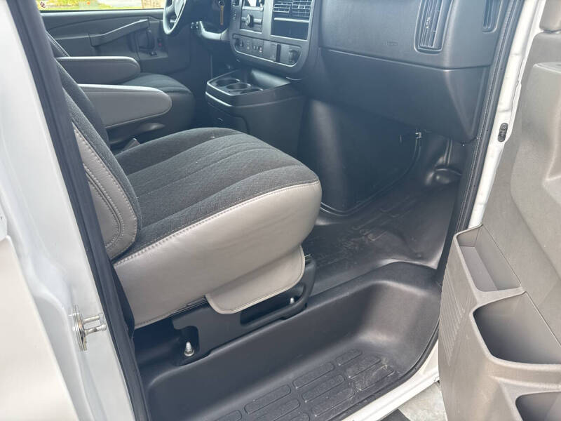 2024 GMC Savana 2500