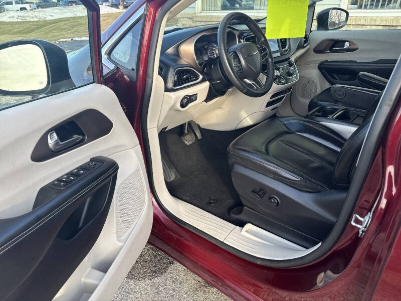 2020 Chrysler Voyager LXi