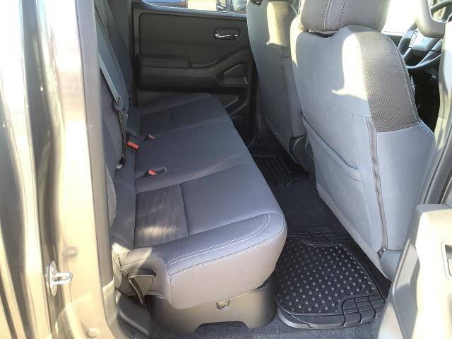 2023 Nissan Frontier SV