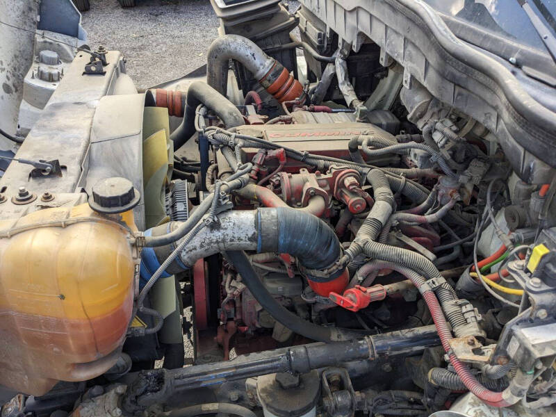 2019 International 4300 24 ft Cab Chassis(CDL)