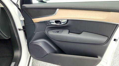 2025 Volvo XC90 B6 Plus Bright Theme 7P