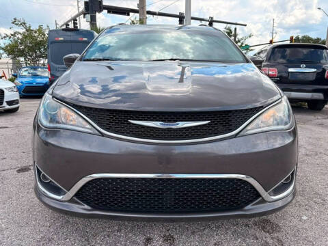2020 Chrysler Pacifica Touring L Plus