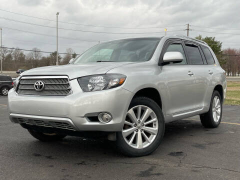 2009 Toyota Highlander Hybrid for sale at MAGIC AUTO SALES in Little Ferry NJ