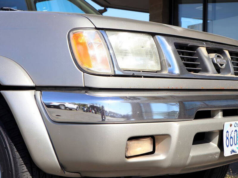 2000 Nissan Frontier SE