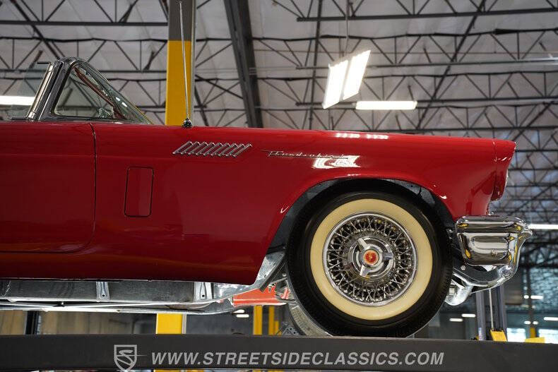 1957 Ford Thunderbird