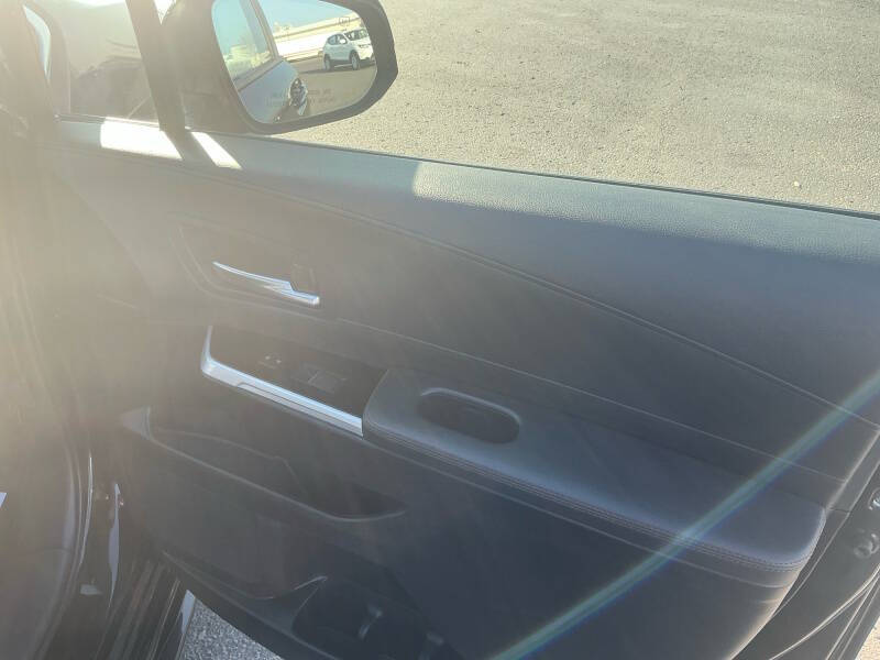 2025 Toyota Sienna Platinum 7-Passenger