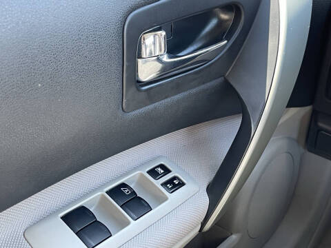 2012 Nissan Rogue S