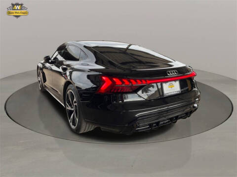 2022 Audi e-tron GT quattro Premium Plus