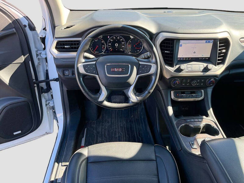 2022 GMC Acadia Denali