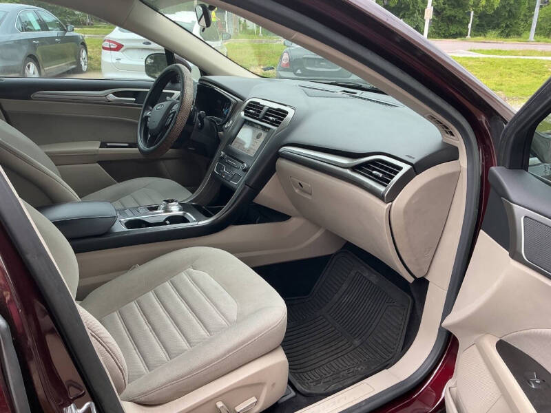 2017 Ford Fusion SE