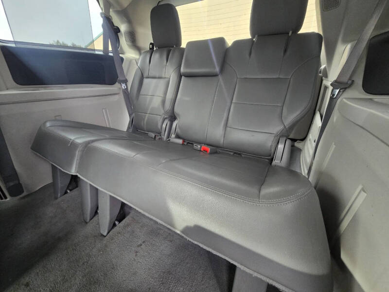 2011 Volkswagen Routan SEL