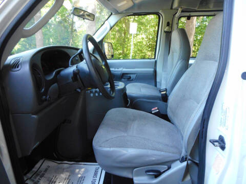 2004 Ford E-Series E-350 SD